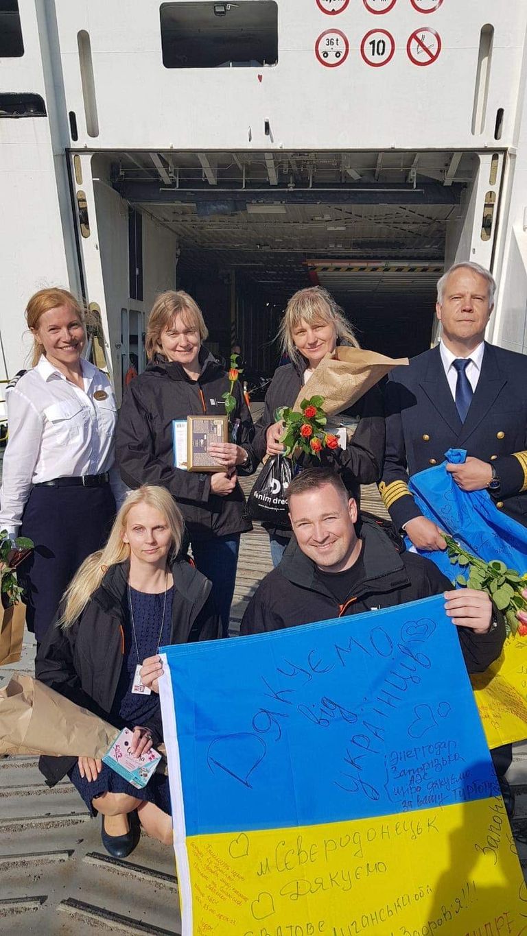 Работники Департамента соцстрахования и компании Tallink заслужили теплую благодарность от живших на пароме Isabelle беженцев.