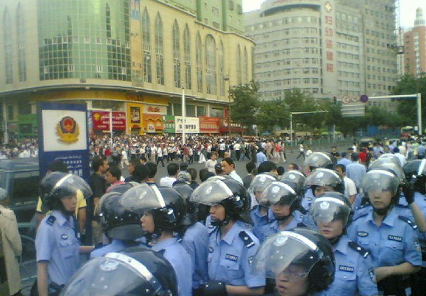 Politsei uiguuride meeleavalduste ajal.