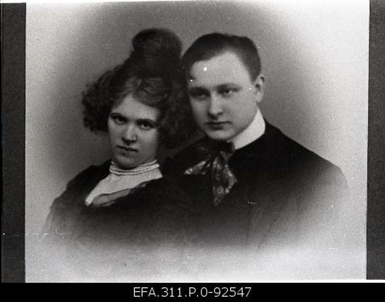 Estonia teatri näitlejad, abielupaar Netty ja Paul Pinna 1908.