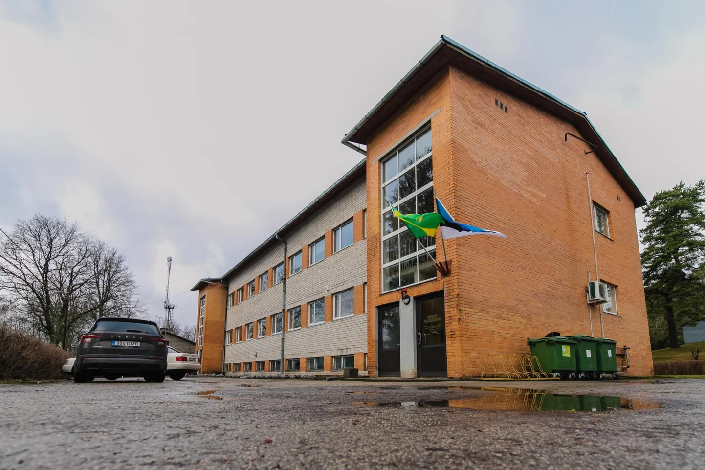 Saarde abivallavanem ja vallavalitsuse liige peaksid plaanide järgi asuma tööle uuel aastal.