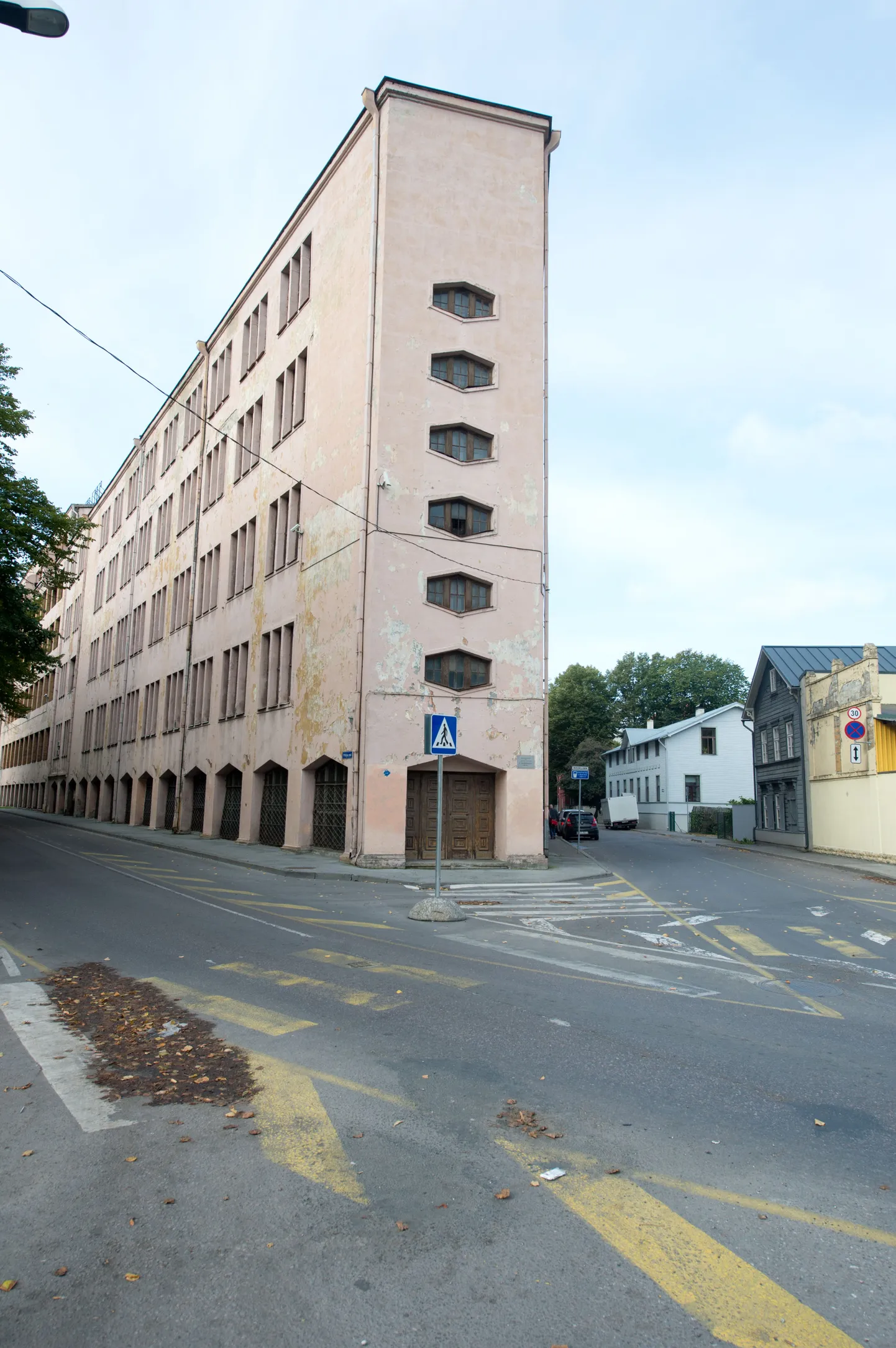Suva sukavabriku tootmishoone Kalamajas, mis saab tulevikus Eesti Kunstiakadeemia uueks koduks.