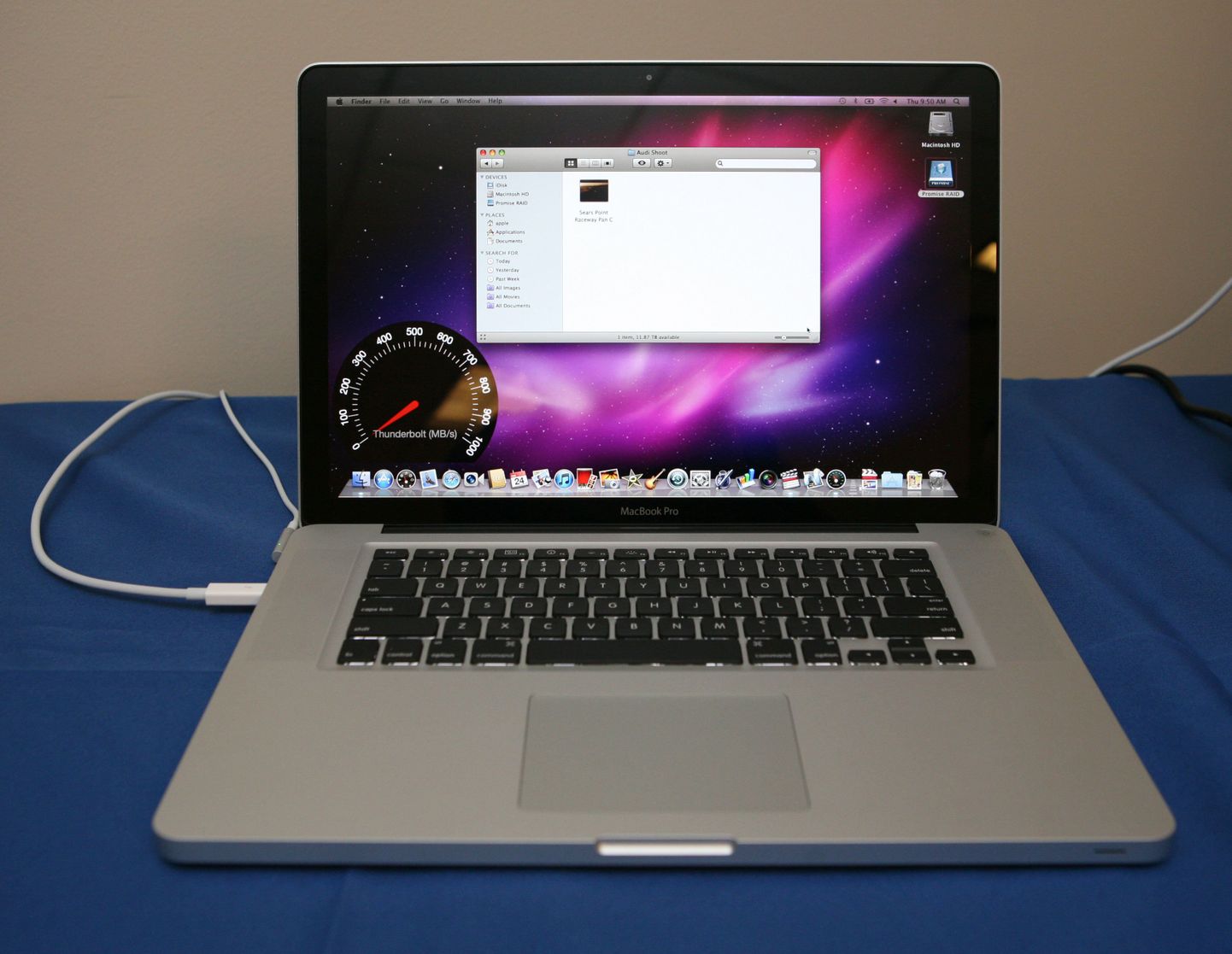 Praegu turul olev Apple Macbook Pro.