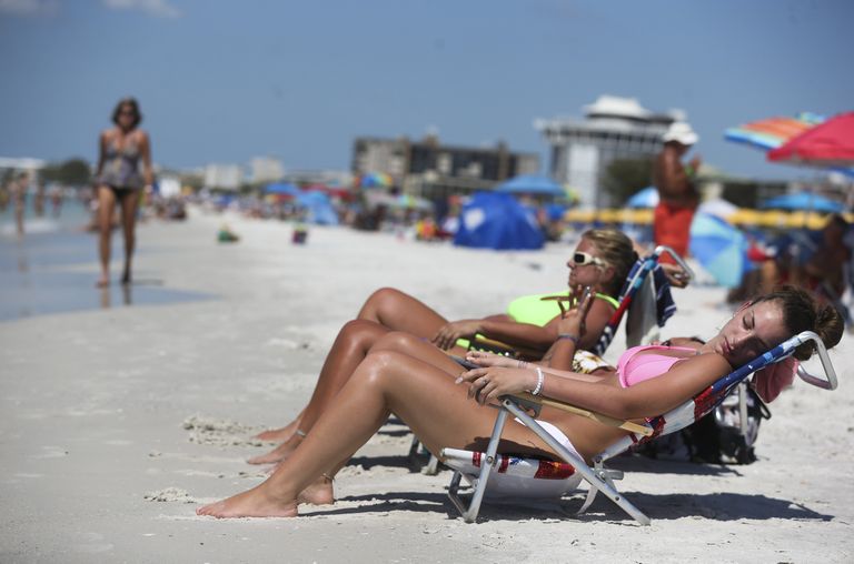 Kevadvaheajalised mõne päeva eest Florida osariigis St. Pete Beachi rannal.