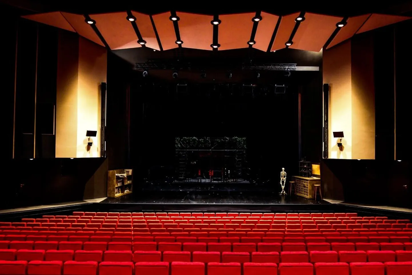 Ugala teatri lava pärast eriolukorra kehtestamist
