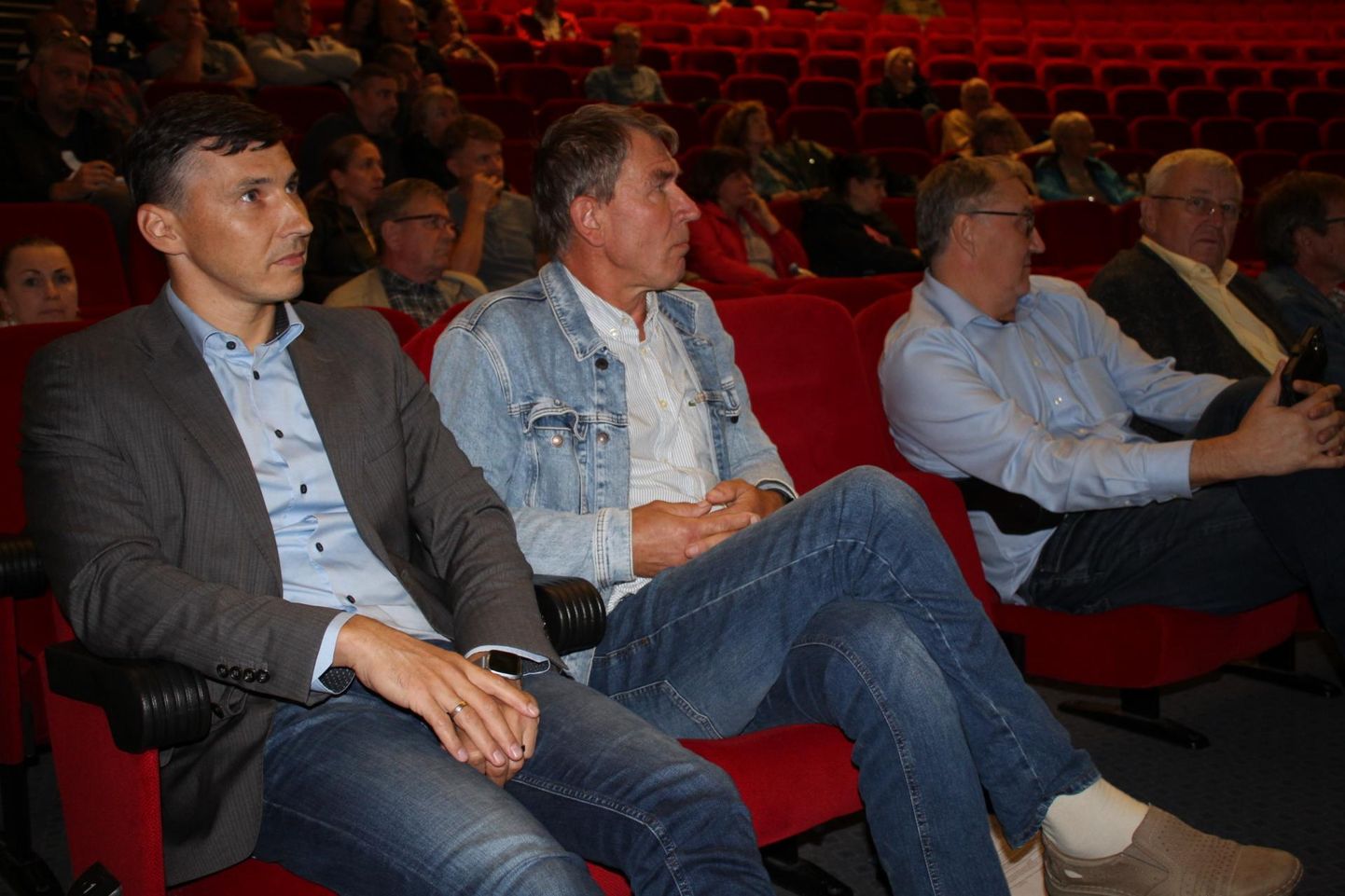 Mehed esireas: vasakult Mavese ekspert Karl Kupits, Kivikanduri tegevjuht Aivar Kuusmik ning Kivikanduri juhatuse liikmed Tiit Ploom ja Enn Kikas.