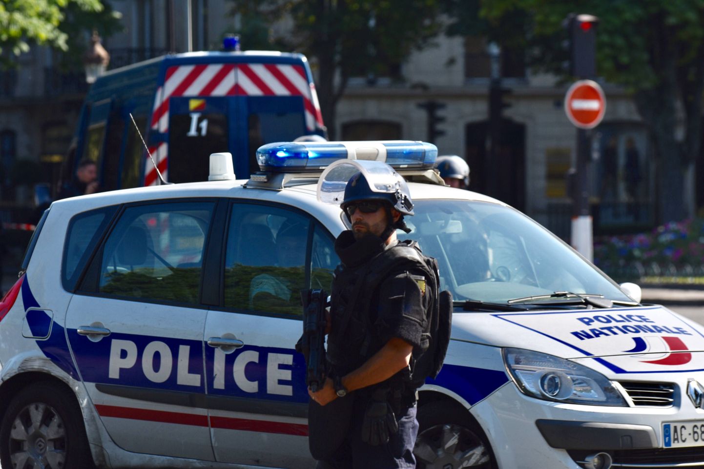 Prantsuse politsei.
