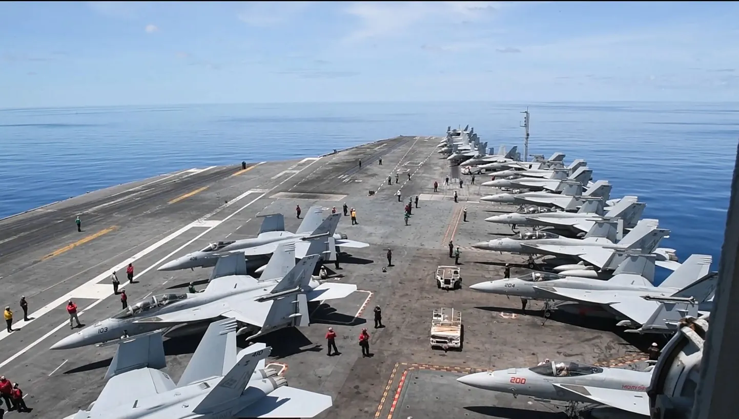 USA koondab Iraani lähistele vägesid. Pildil lennukikandja USS Nimitz, mis suunati 16. juulil 2025 Vientami lähistelt Lähis-Itta.