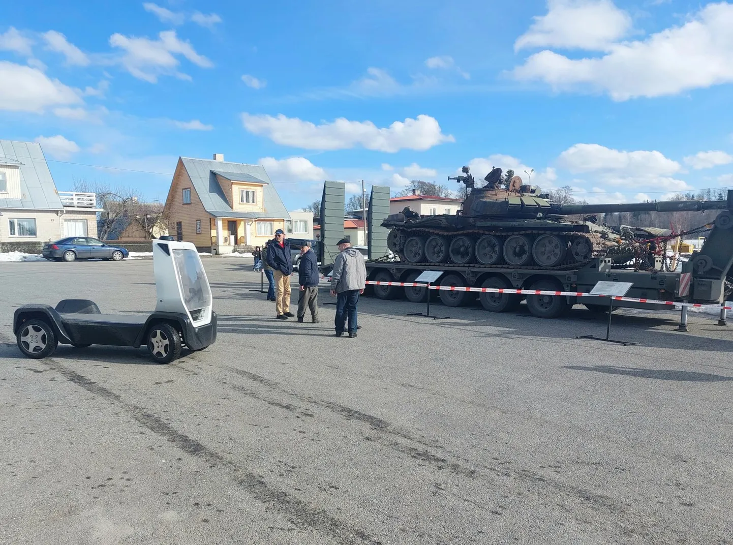 Clevoni pakirobot ja T-72