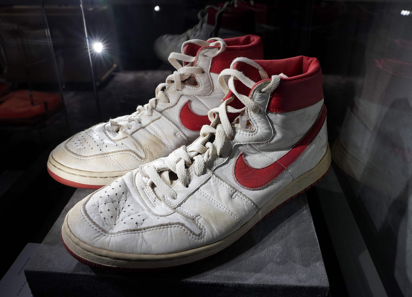 Amerikāņa Maikla Džordana nēsātās sporta kurpes.