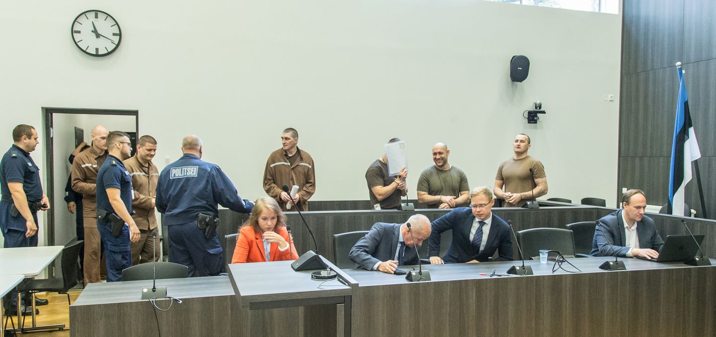 В 2018 году Вируский уездный суд осудил за участие в массовых беспорядках буянивших заключенных Вируской тюрьмы. Хотя в промежутке Тартуский окружной суд успел вынести оправдательный приговор, Госсуд в конце концов решил, что заключенные все же виновны.