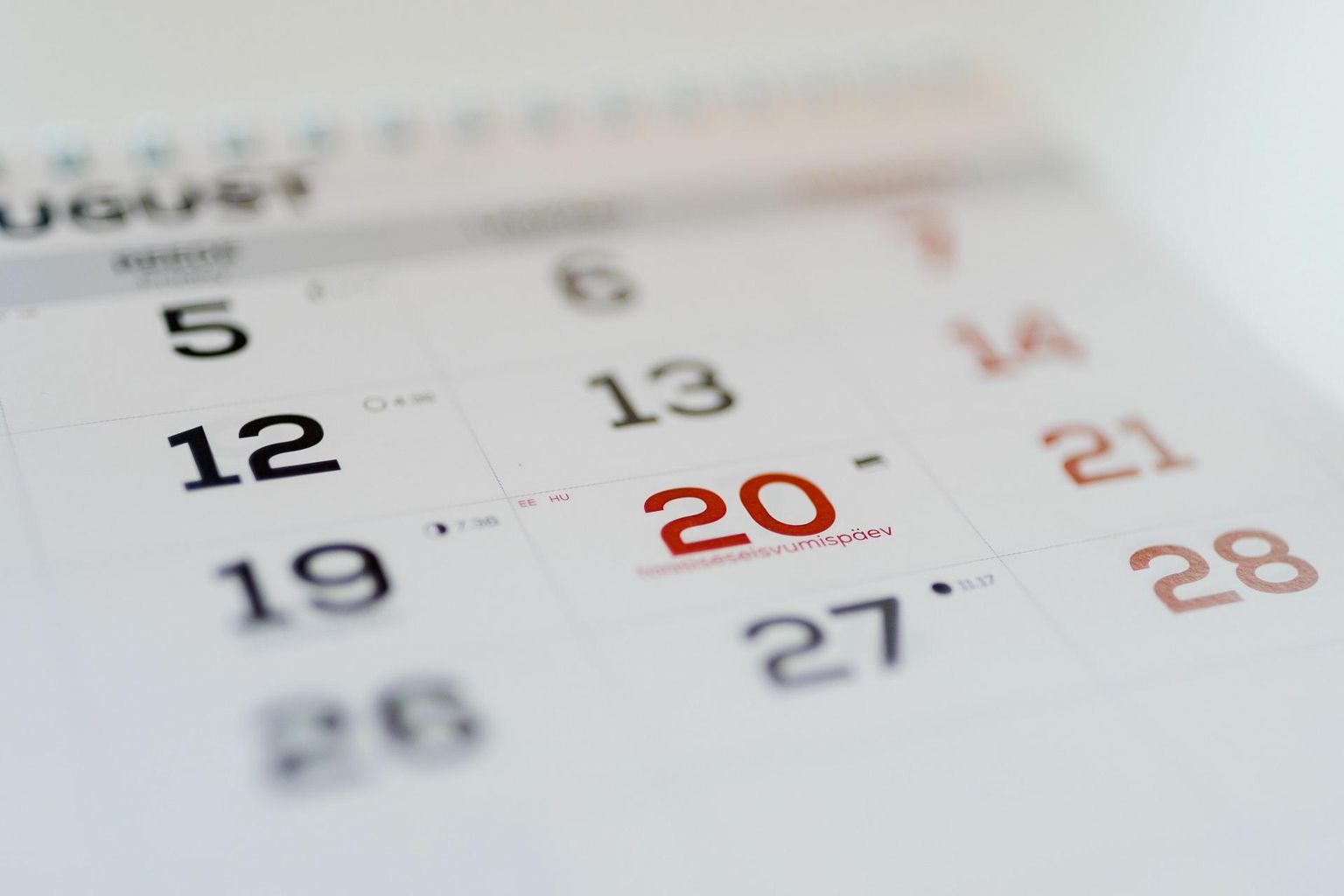 Mitmed riigipühad võivad langeda nii tööpäevadele kui nädalavahetustele. Pilt illustreeriv