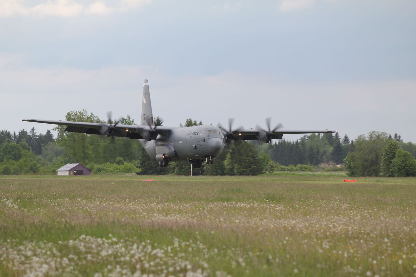C-130 Koigi lennuväljal
