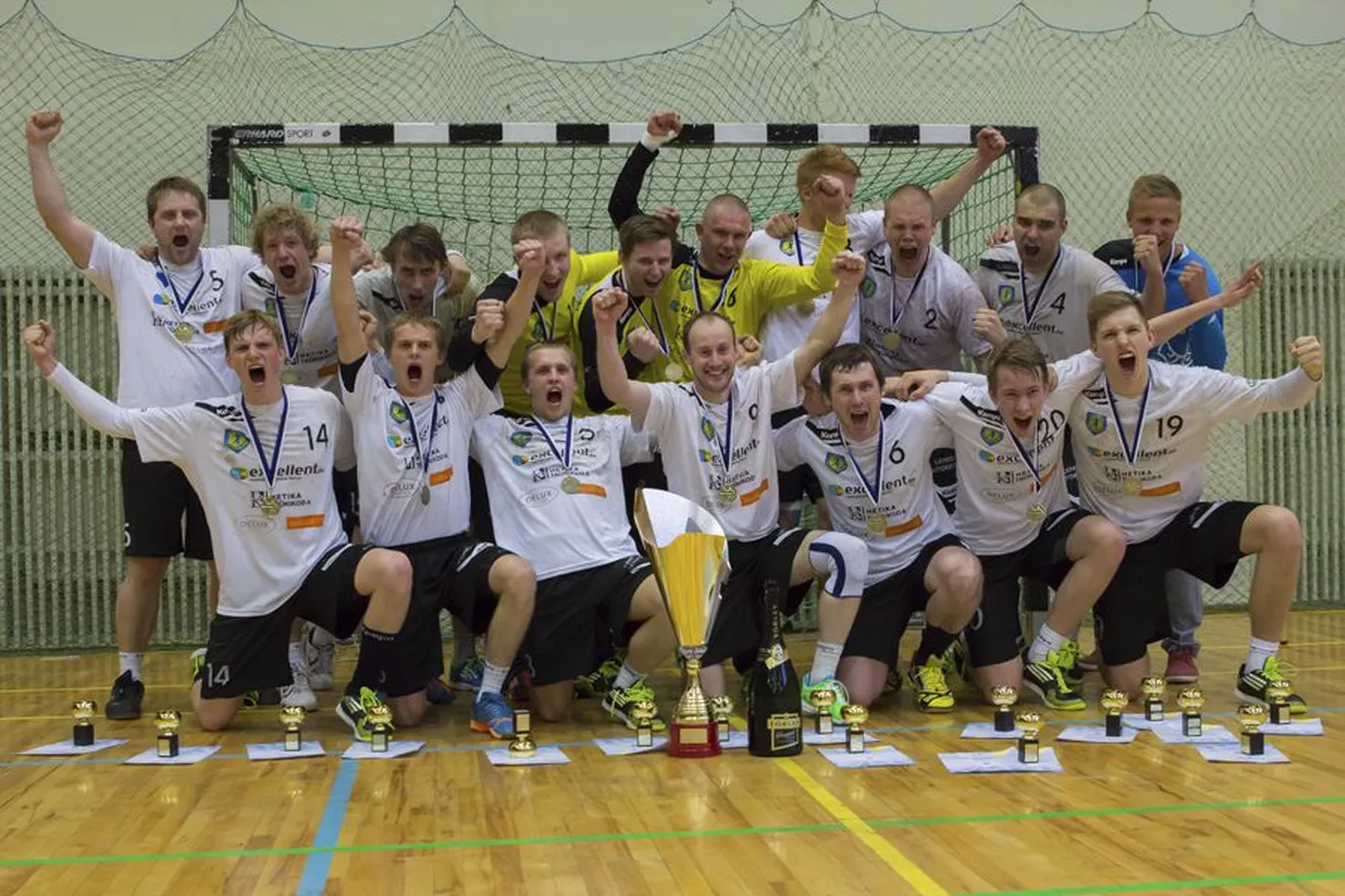 Mullu Eesti meistrivõistlustel pronksi välja võidelnud Viljandi käsipalliklubi liikmed valmistuvad praegu uueks hooajaks, mil neid ootab jälle ees hulk katsumusi.
