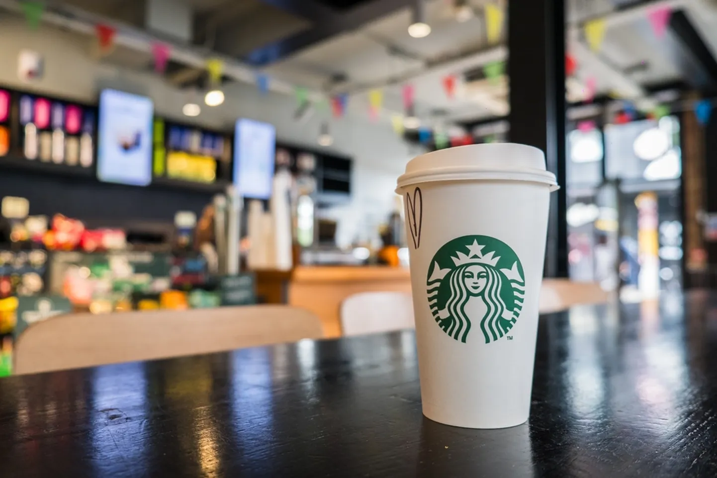 Starbucks. Pilt on illustreeriv.