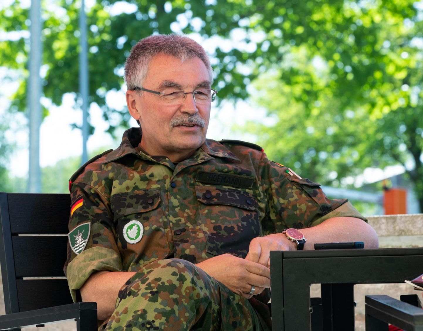 Kindralleitnant Manfred Hofmann rõhutab, et Kirdekorpus on selles mõttes unikaalne, et saabki keskenduda siinse piirkonna julgeoleku tagamisele ega seisa NATO üldises rotatsiooniplaanis.