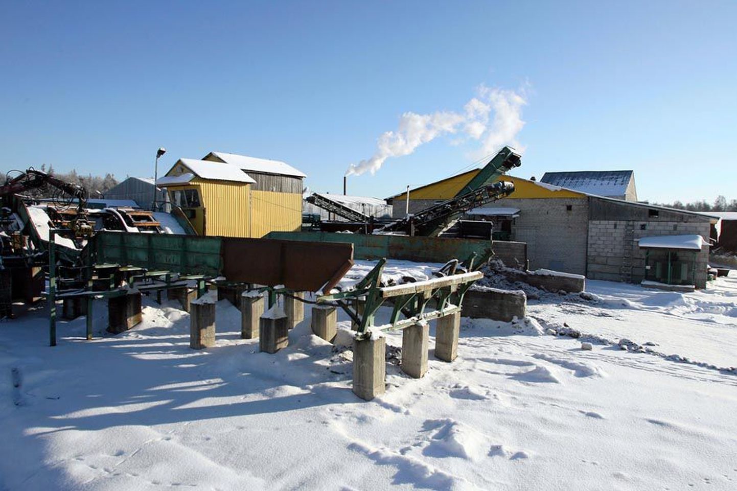 Suure-Jaani lähedal okaspuumaterjali töötlev saeveski kuulub kümne Eesti suurema hulka.