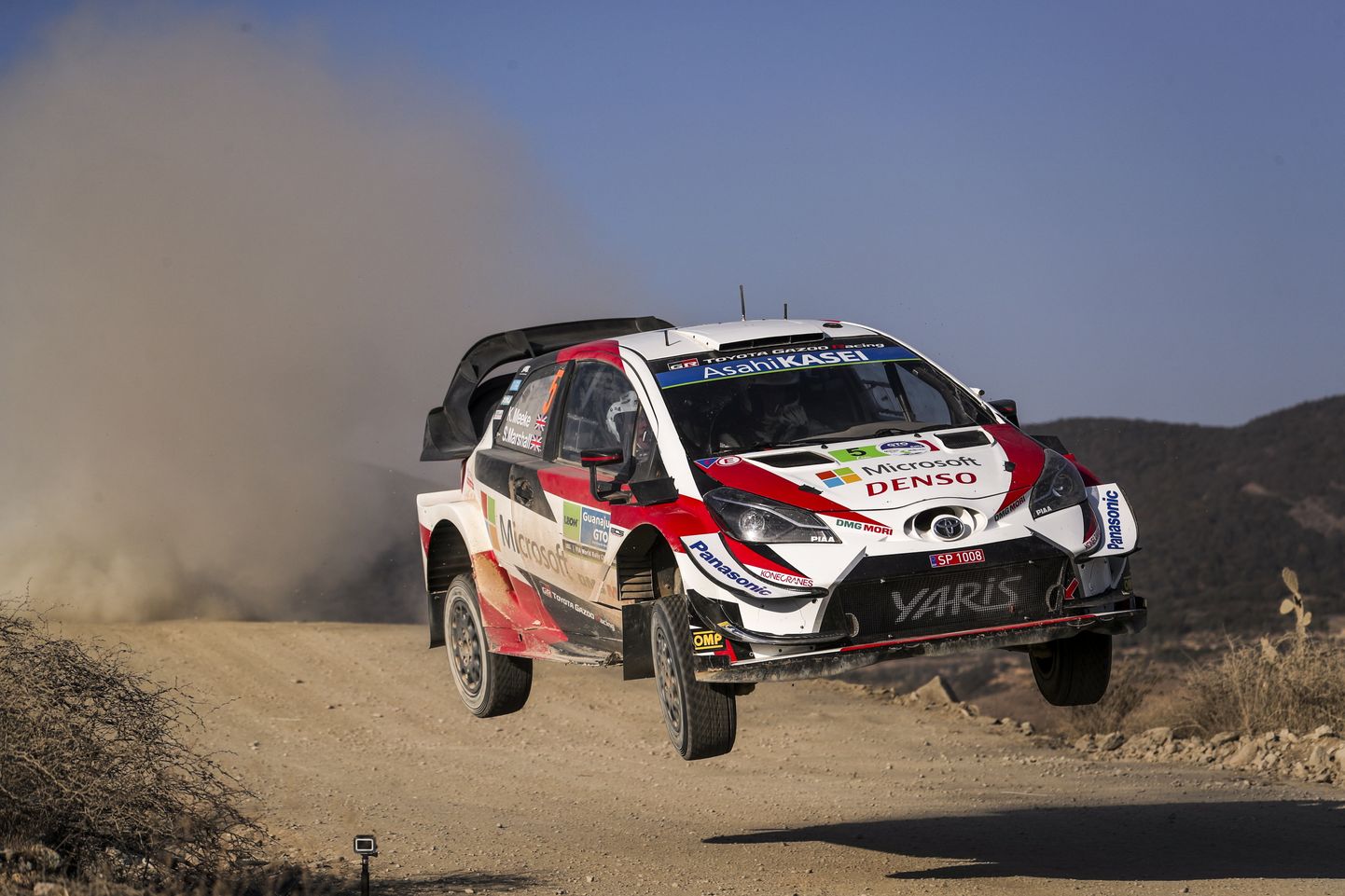 Kris Meeke kihutamas Toyota Yaris WRC-masina roolis Mehhiko MM-rallil.