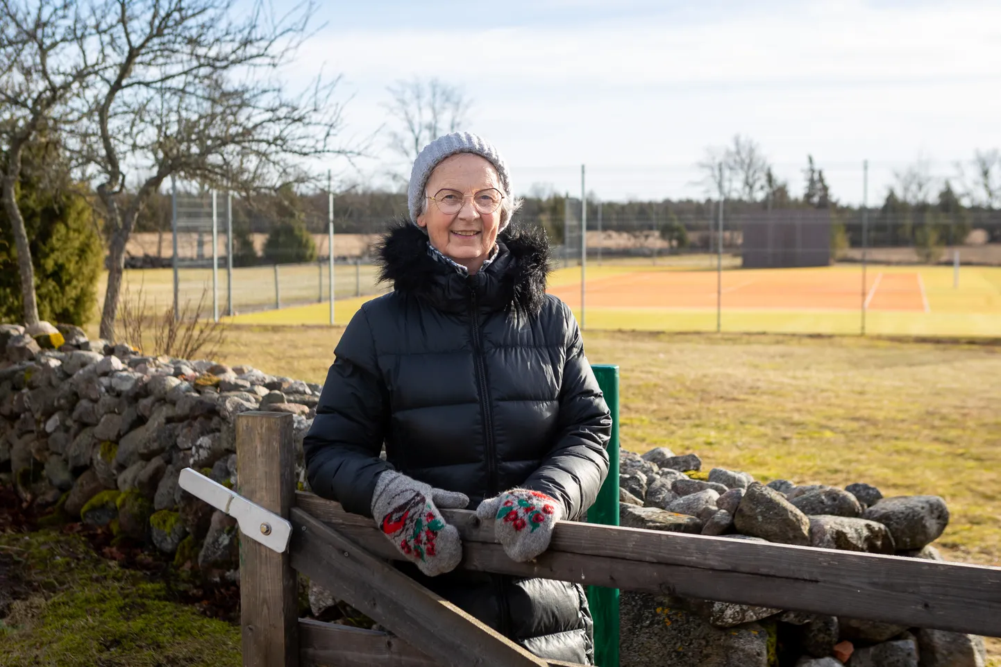 VÄLJAK AIA TAGA:  Ulvi Kiho kasutas tenniseväljaku ehitamisel muuhulgas tennisetreener Rene Buschi näpunäiteid.