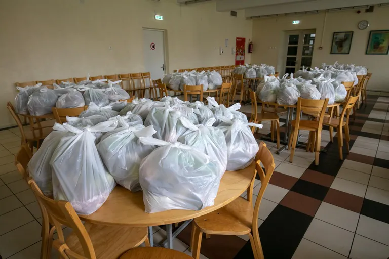 Toidupakid ootavad laialijagamist.