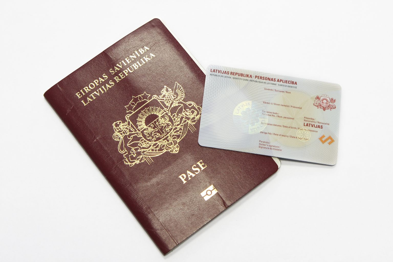 Паспорт и eID-карта