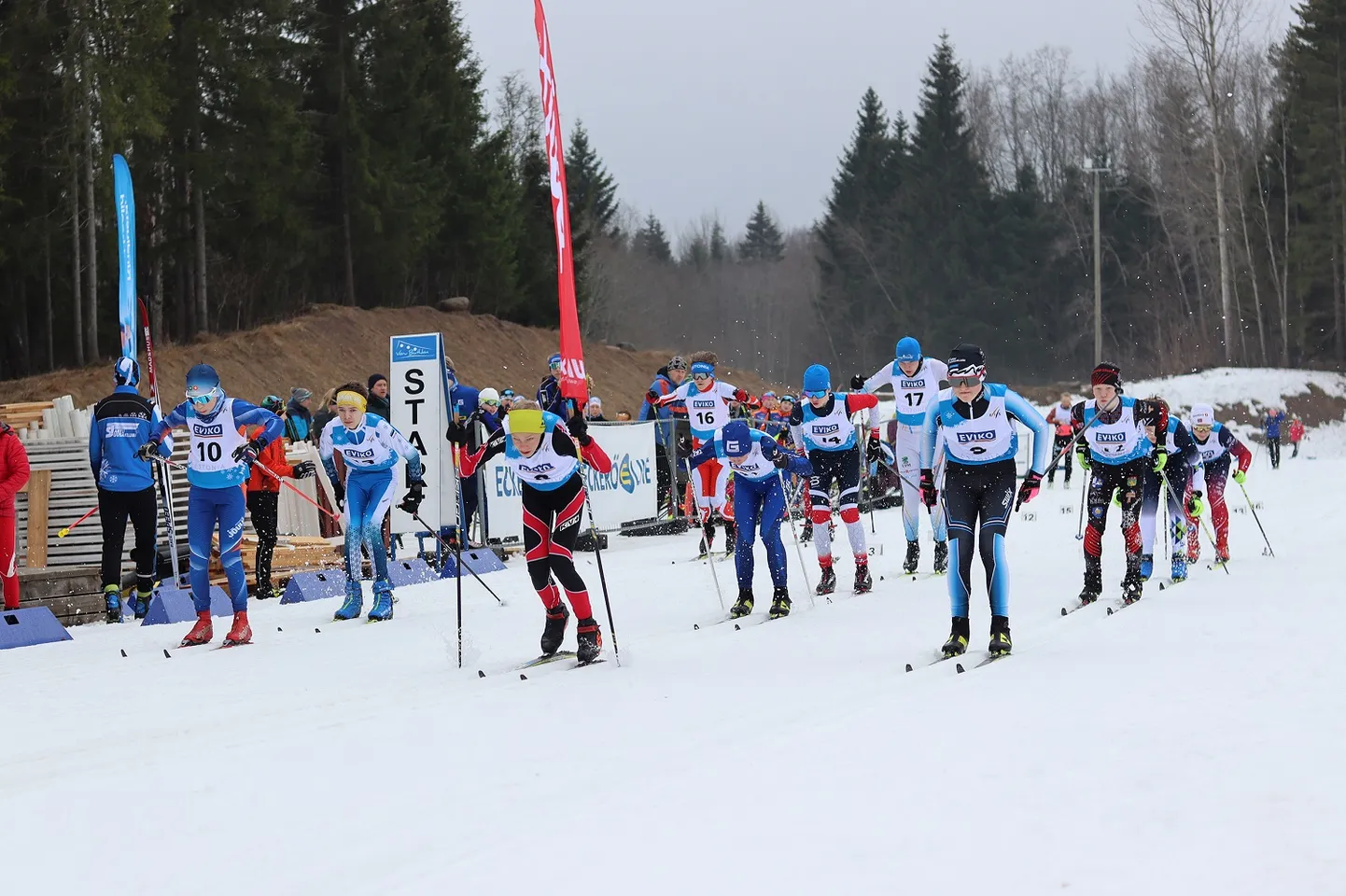 Murdmaasuusatamise Eesti noorte ja juunioride meistrivõistluste teatesõitudes olid edukaimad Nõmme spordiklubi, Võru suusaklubi ja Alutaguse suusaklubi.