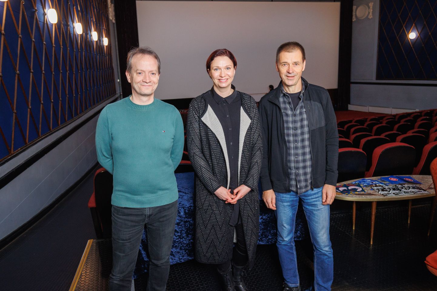 Klaverimängija Stephen Horne, filmiarhiivi direktor Eva Näripea ning löökpillimängija Frank Bockius annavad «Jüri Rummule» uue elu