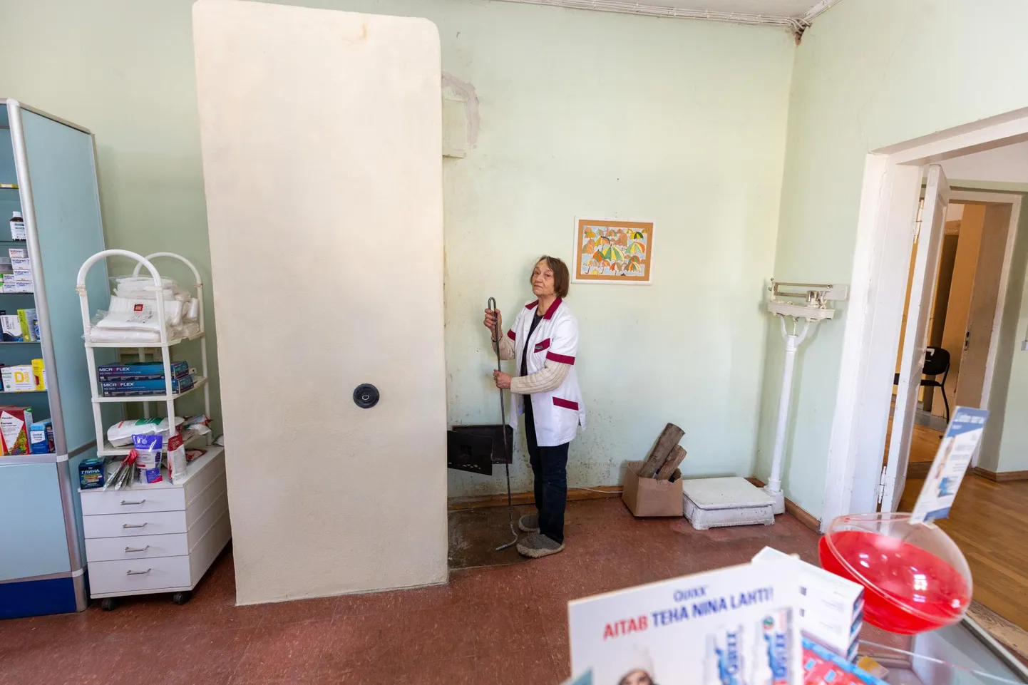 Ehkki apteek sulgeb uksed, sooviks proviisor Linda Ehapalu ka edaspidi käia kord nädalas kõpukatele nõu andmas ja nende tervisemuresid kuulamas.