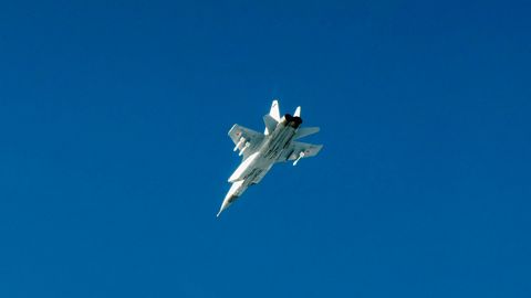 Avots: Eiropa brīdinājusi Maskavu, ka notrieks NATO gaisa telpu pārkāpušās lidmašīnas