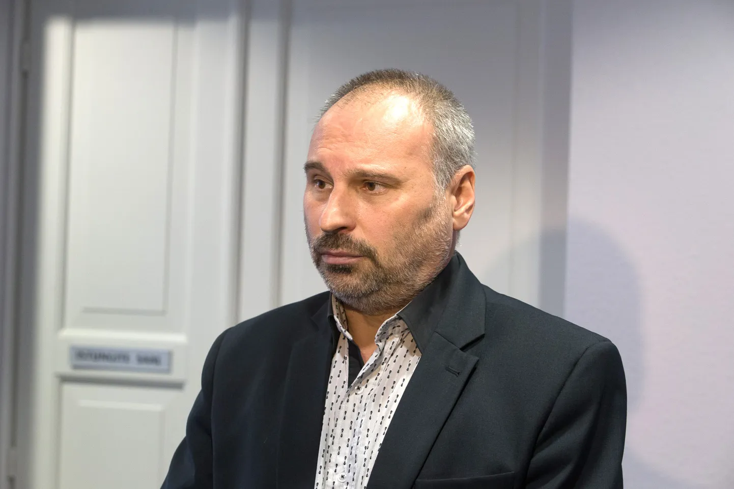 Lüganuse vallavanem Viktor Rauam esitas hommikul tagasiastumisavalduse.