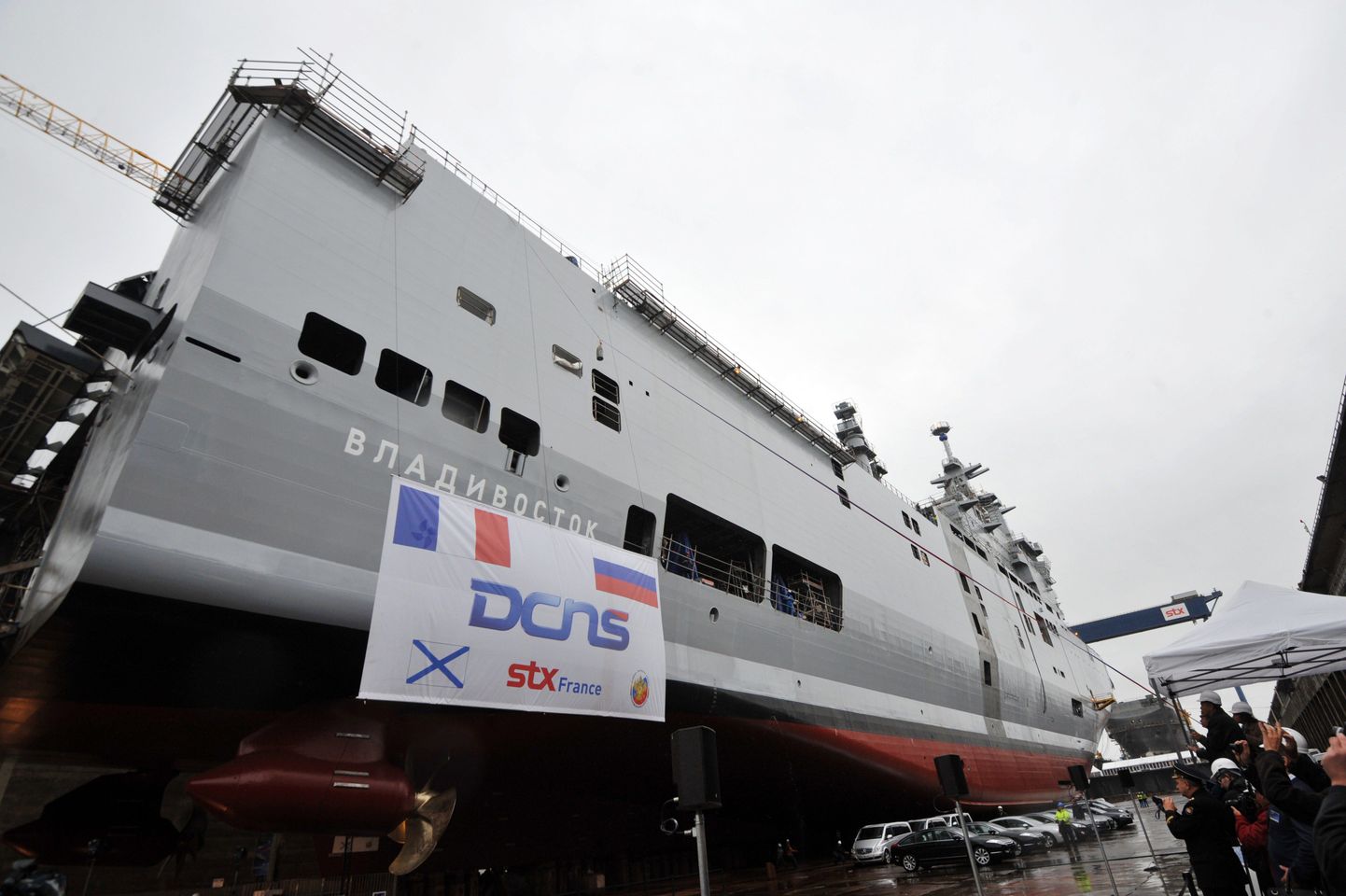 A picture taken on October 15, 2013 shows the Vladivostok warship, a Mistral class LHD amphibious vessel ordered by Russia, at the STX France shipyards in Saint-Nazaire, western France. AFP PHOTO/FRANK PERRY