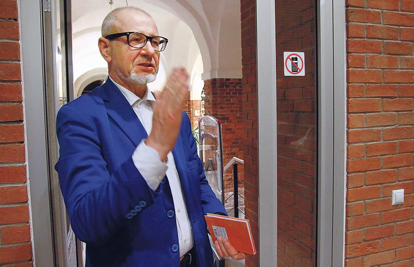 Graafik Tõnis Laanemaa on kõrgele eale vaatamata huvitunud kunsti tänapäevastest suundumustest.