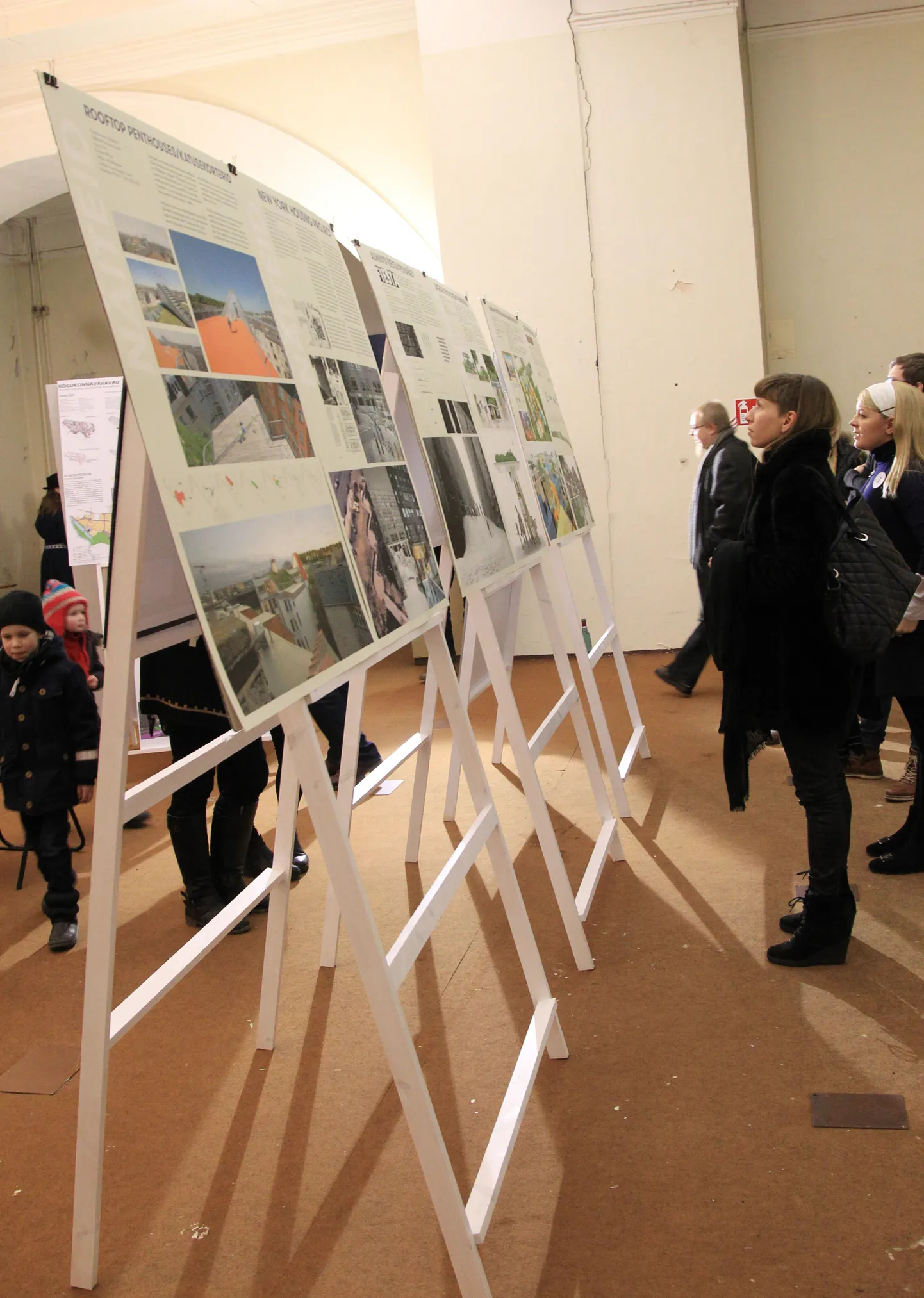 Täna autasustati Y-galeriis Annelinna visioonikonkursi võitjaid ning avati näitus.