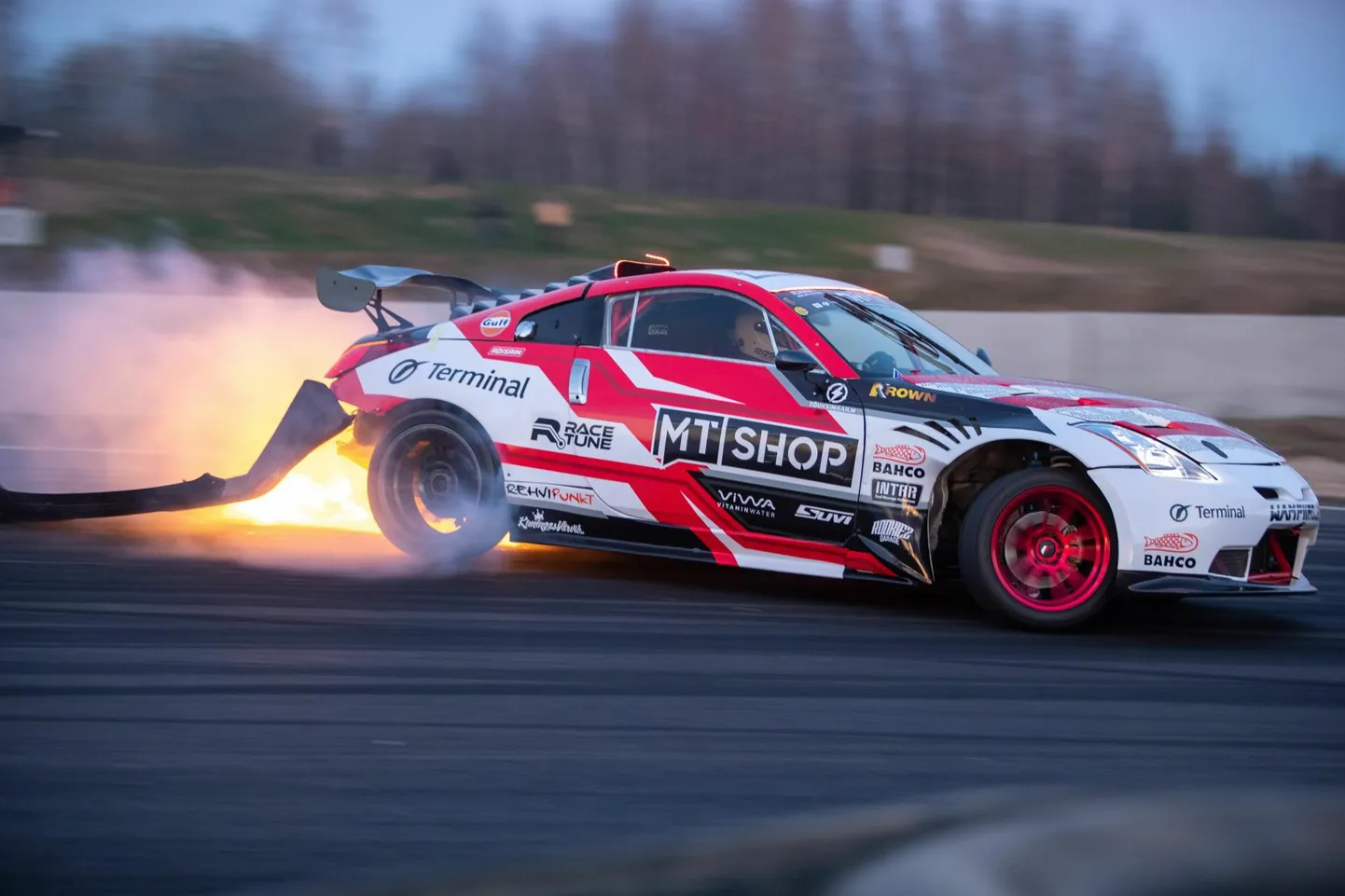 Raassilla autokrossirada avati mullu aprillis särtsaka vaatemängu ja kummivilinaga.