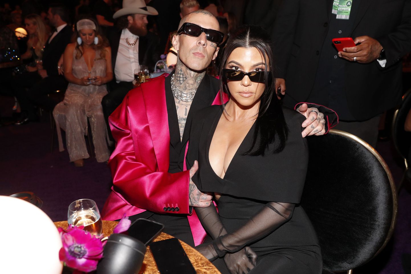 Trummar Travis Barker ja tõsielustaar Kourtney Kardashian mõned tunnid enne abiellumist Grammy auhinnagalal 3. aprillil 2022.
