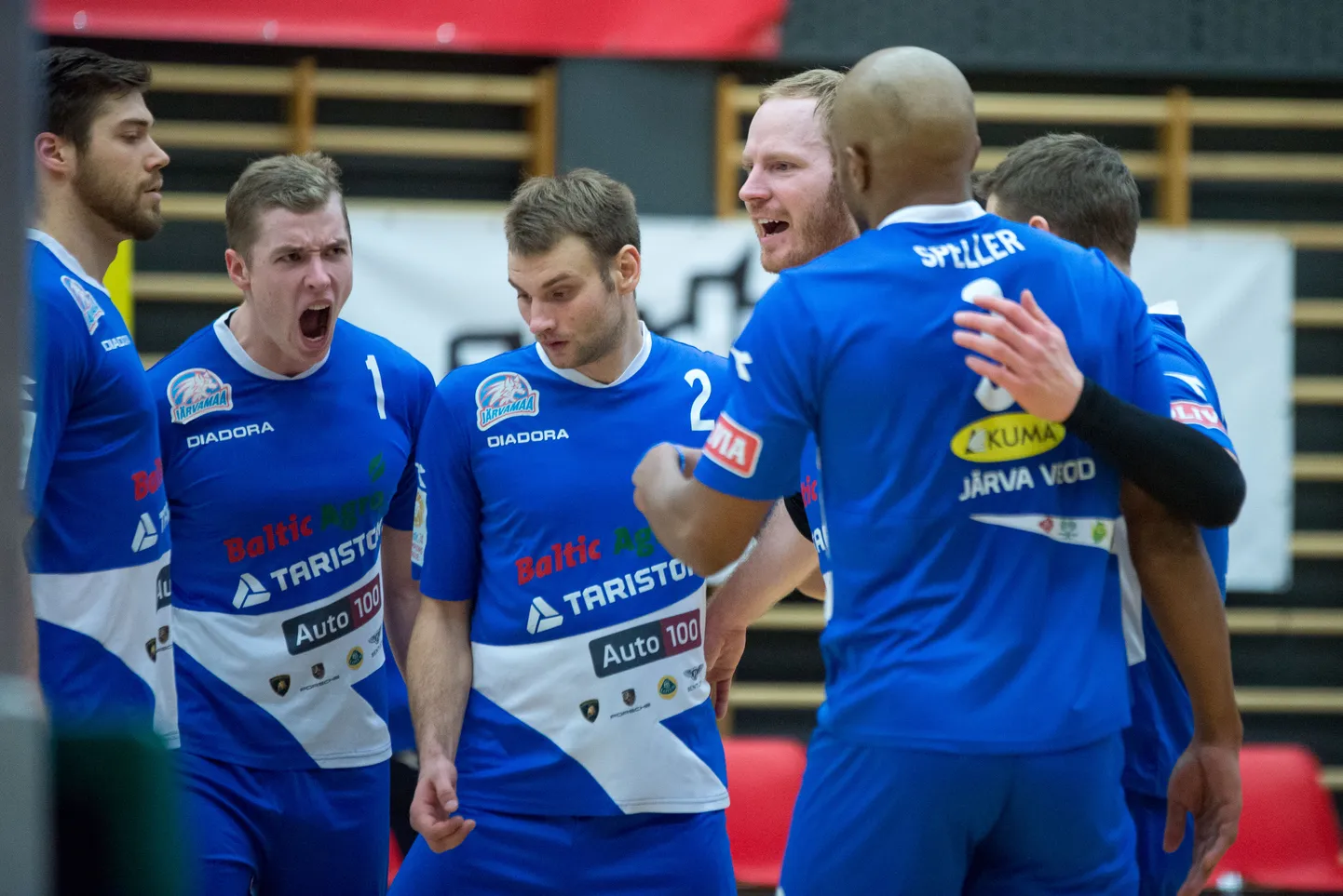 Järvamaa võrkpalliklubi mämgis Saaremaaga