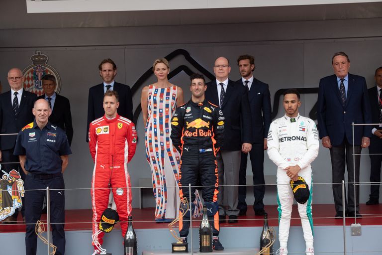 Monaco vürstinna Charlene jõi Monaco GP auhinnajagamisel šampanjat. Monaco GP esikoht läks Daniel Ricciardole, teine oli Sebastian Vettel ja kolmas Lewis Hamilton