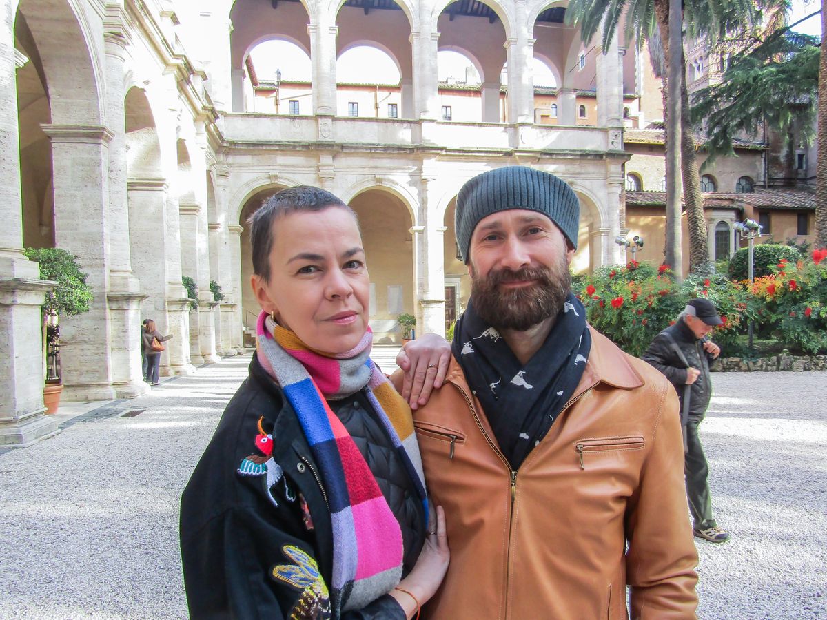 Ene-Liis Semper ja Tiit Ojasoo Rooma antiikses südames asuvas Palazzo Venezia sisehoovis.
