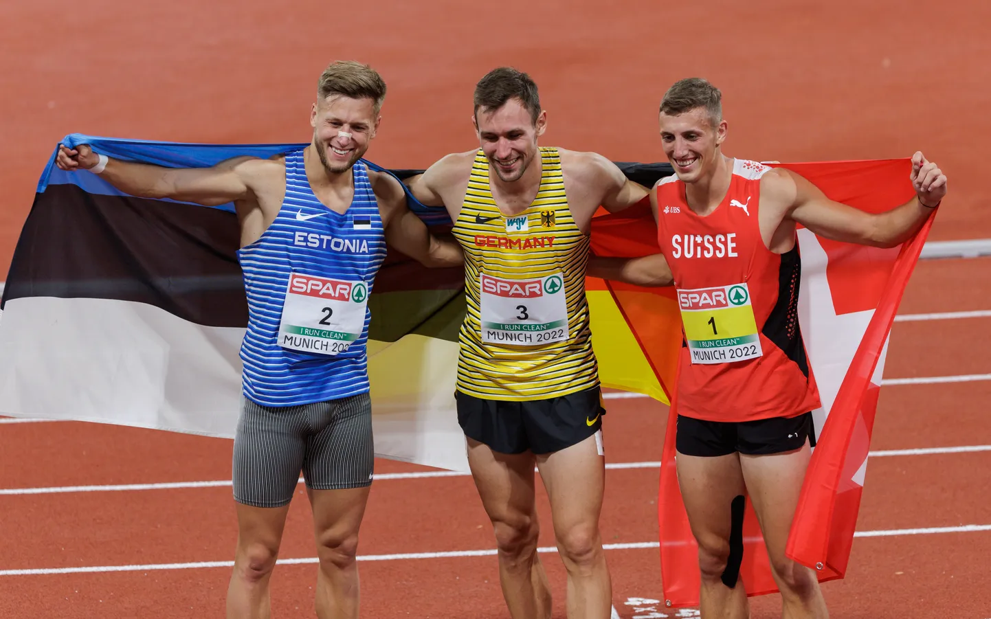 Niklas Kaul (keskel) aitas Saksamaa EMi medalitabeli tippu, Janek Õiglane (vasakul) hoolitses, et häbisse ei jääks ka Eesti.