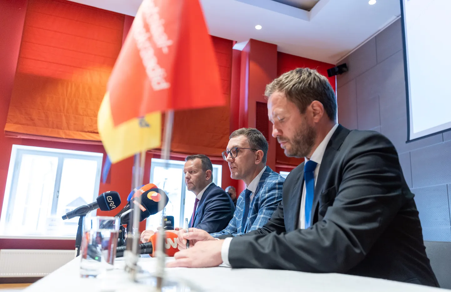 The Reform Party, Estonia 200 and the Social Democratic Party (SDE) published the text of the new coalition agreement on Friday.