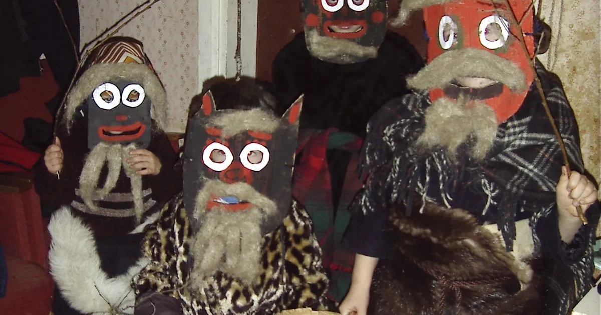 Folkloorinõukogu kutsub saabuva mardipäeva eel üles küll vanu kombeid au sees hoidma, kuid samal ajal tasub end maskeerides silmas pidada, et kokku sätitud mask