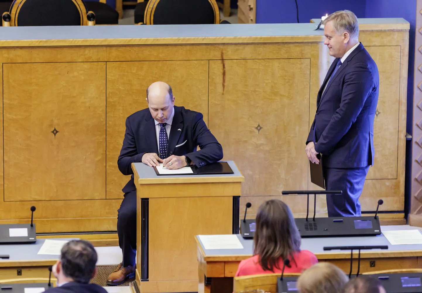 25. märtsil ametisse astunud siseminister Igor Taro jätkab läbirääkimisi nii Moskva Patriarhaati kuuluva organisatsiooni juhtidega kui ka Moskva patriarh Kirillile otsealluva Pühtitsa kloostri juhtkonnaga.