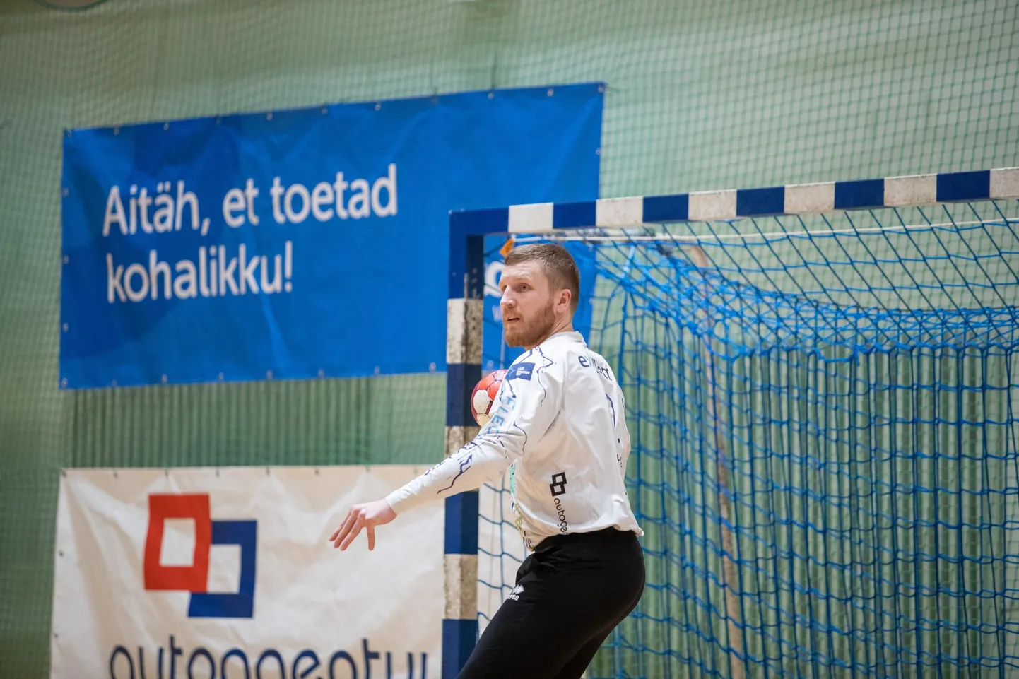 Viljandi HC alustab Eesti meistriliiga põhiturniiri viimast ringi, kohtudes HC Kehra/Horizon Pulp&Paperiga. Fotol on Viljandi HC väravavaht Rasmus Ots.