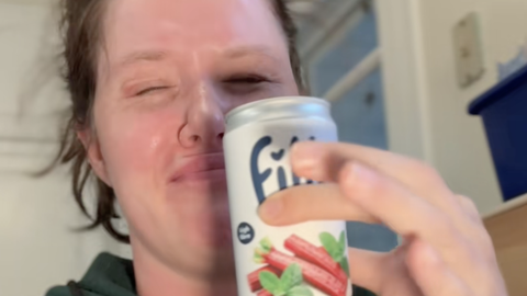 VIDEO ⟩ «See ei ole üldse hea, Valge Klaar on parem!» Ameerikas elav Eesti tiktokker proovis Fillyt ja andis sellele karmi hinnangu
