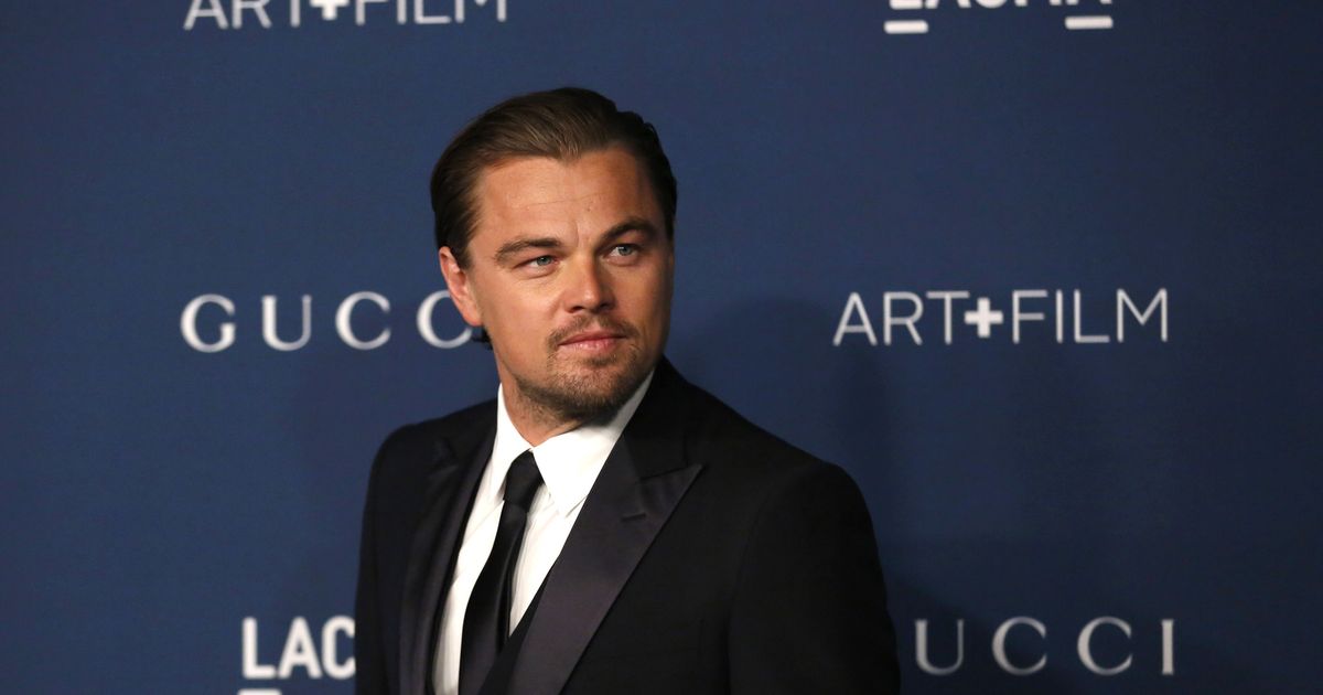 Лучший актер 2023. Leonardo DICAPRIO Foundation. Ди Каприо с обезьяной. Самый высокооплачиваемый актер в России 2019. Леонардо ди Каприо МОЛОДОСТЬE.