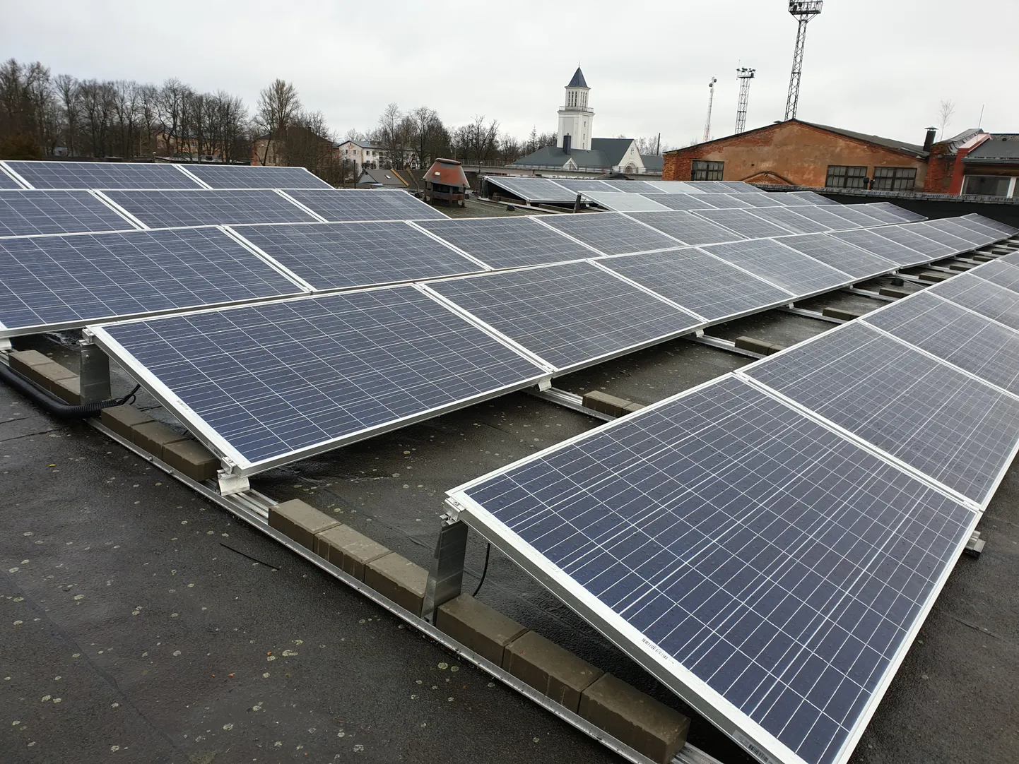 Valga depoo päikesepaneelide koguvõimsus on 132 kW. Nendega on kavas katta ligikaudu viiendik kogu vaguniremondiettevõtte elektrivajadusest.