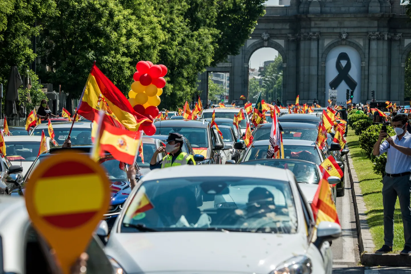 Hispaania parempopulistid tulid tänavatele valitsuse tagasiastumist nõudma. Eelmisel nädalal.