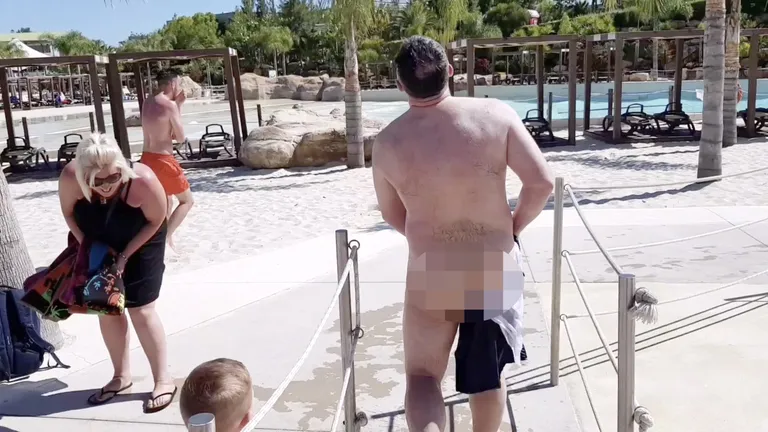 Lagunevate ujumispükstega Deanile korraldas tünga tema pere.