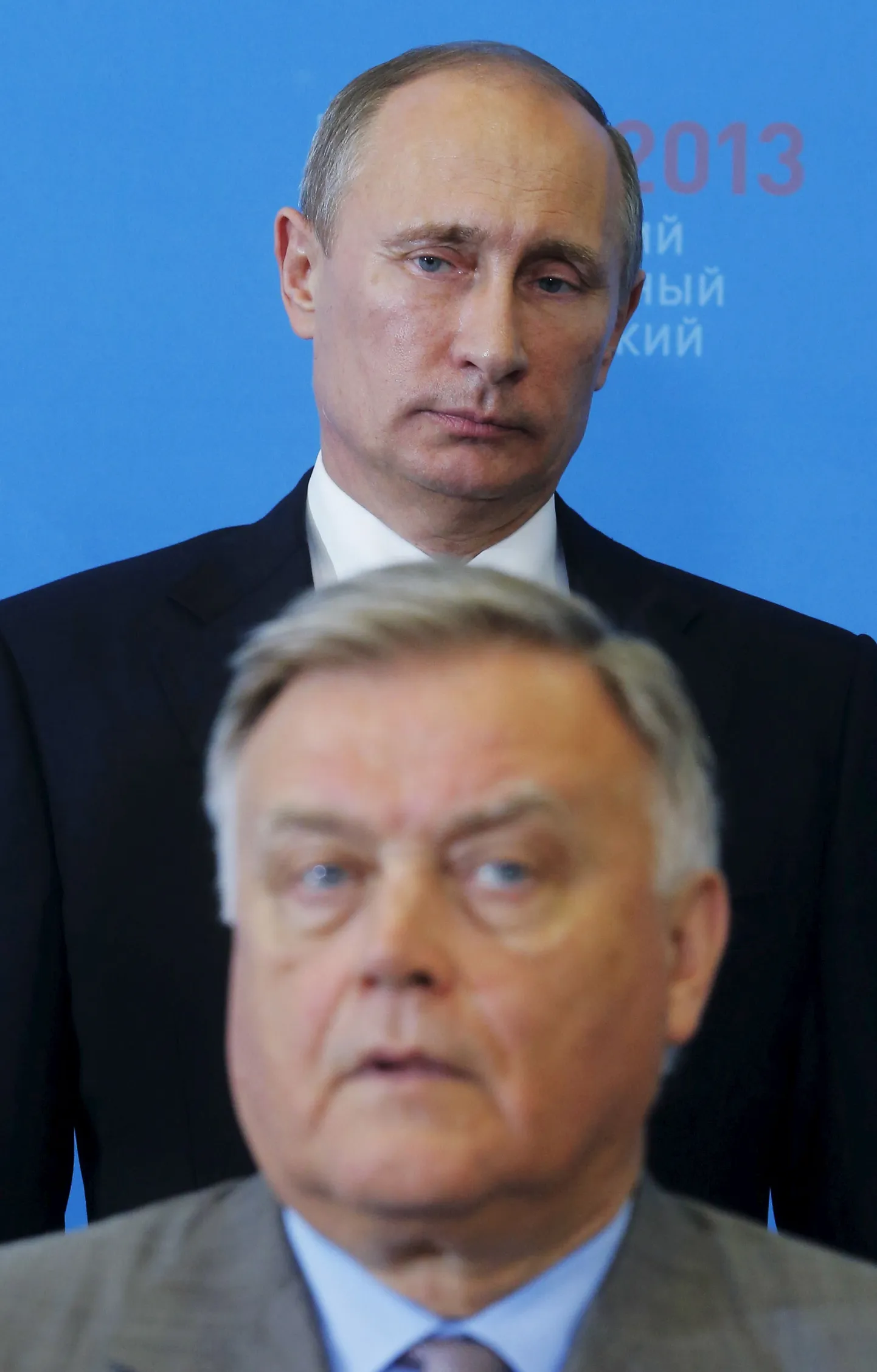 Vene raudteejuht Vladimir Jakunin (alumine)ja riigipea Vladimir Putin 2013. aastal.