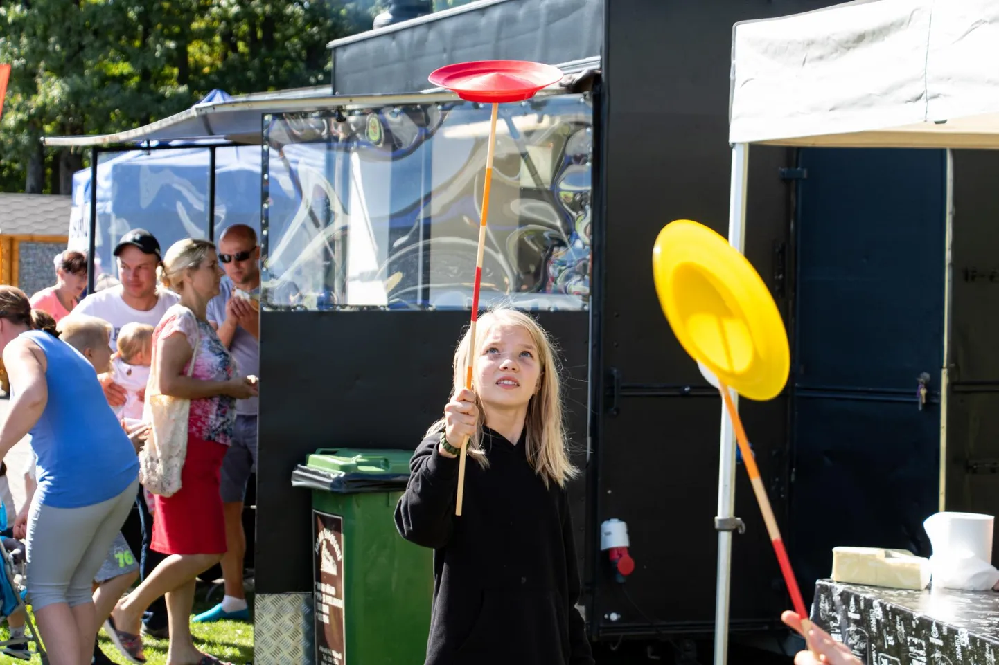 Viljandi Tuleviku klubi on varemgi perepäevi korraldanud. Pühapäeval saab perega sportlikult aega veeta Viljandi linnastaadionil.