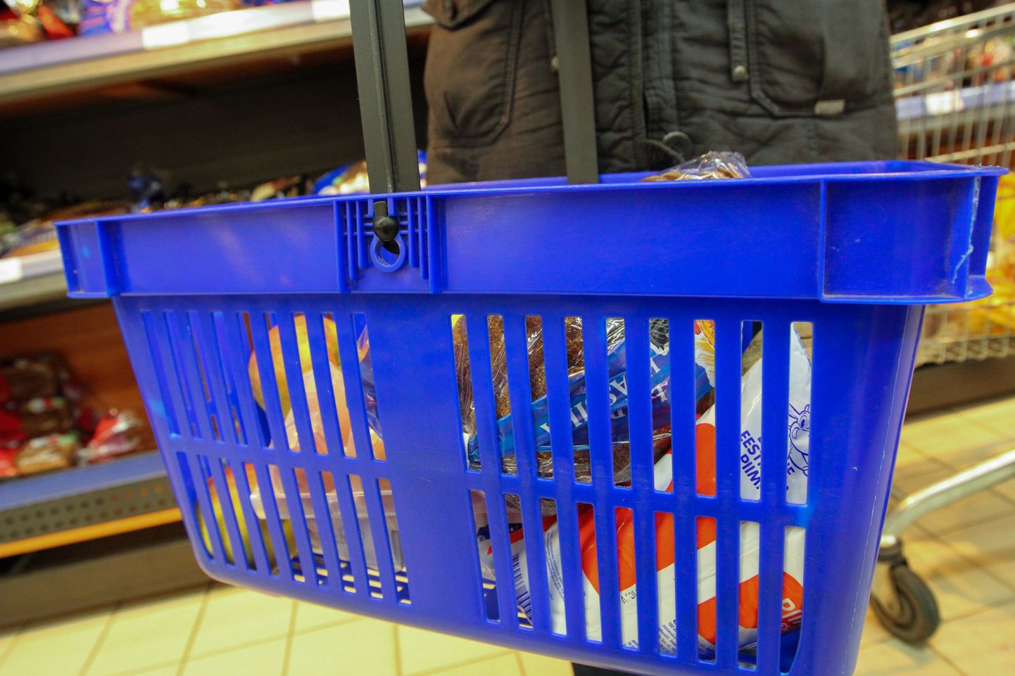 Valga, 18.01.2013
Toidukorv, ostukorv, toidukaubad, kaup, tooted, ostmine.
Foto: Arvo Meeks/Valgamaalane